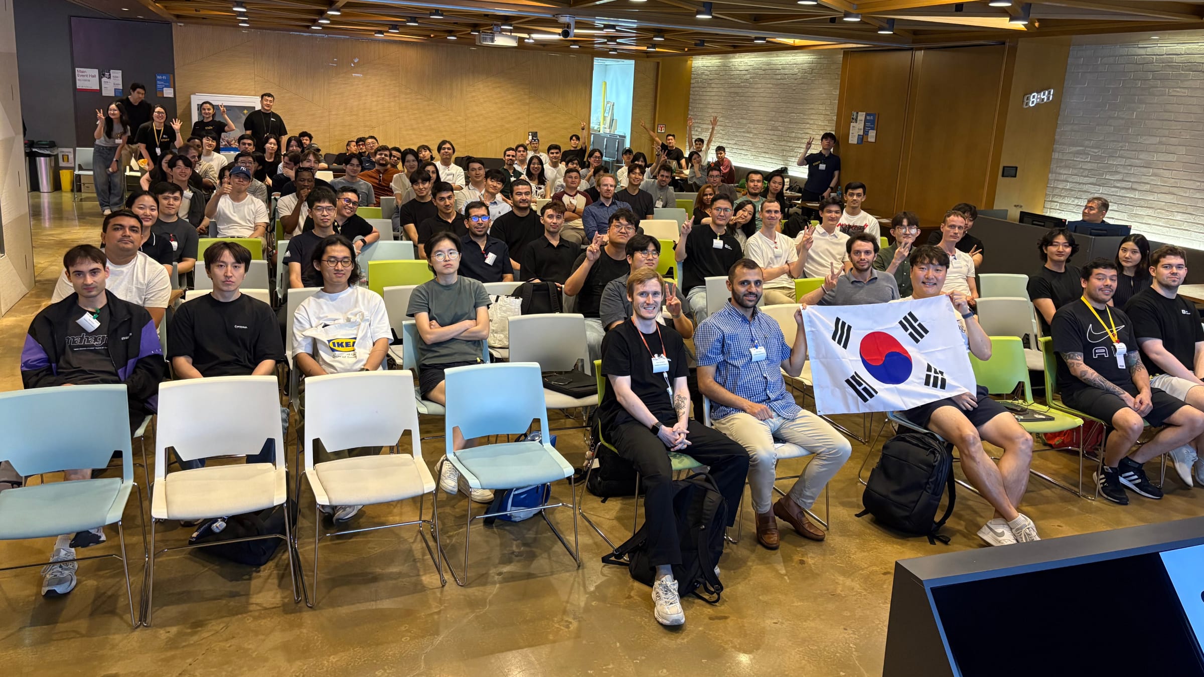 Supabase Launch Week 15 in Seoul — Pizza, people, and plenty of Supabase 🚀